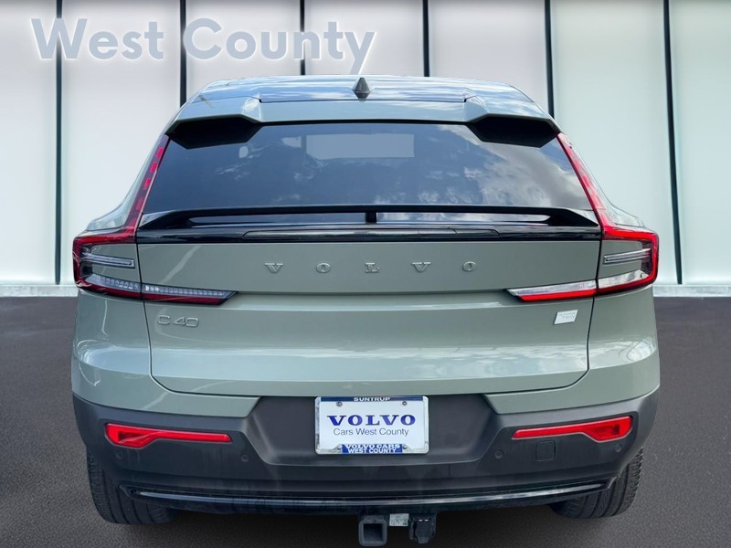 Volvo C40 Recharge Pure Electric Vehicle Full-screen Gallery Image 05