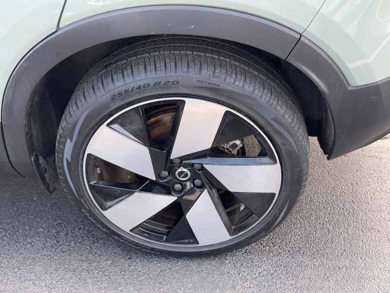 Volvo C40 Recharge Pure Electric Vehicle Full-screen Gallery Image 07