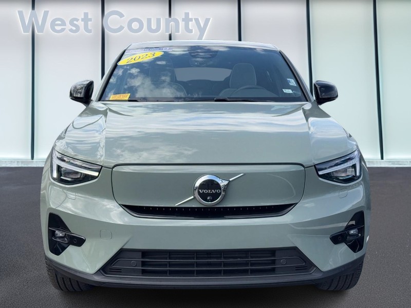 Volvo C40 Recharge Pure Electric Vehicle Full-screen Gallery Image 09