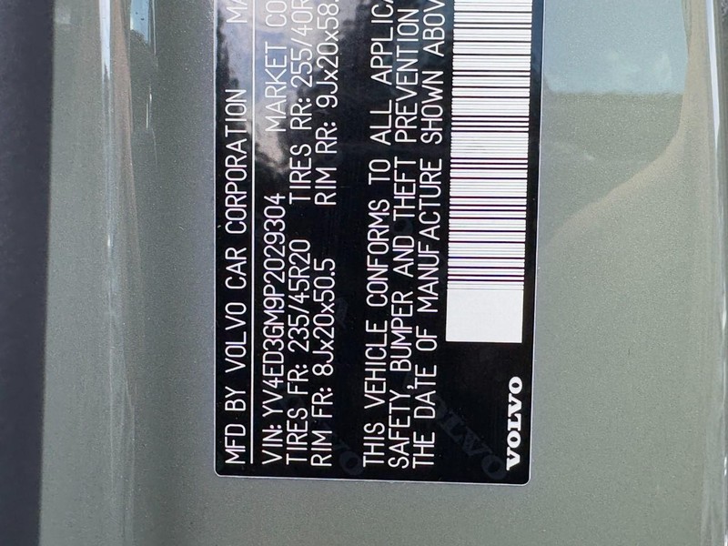 Volvo C40 Recharge Pure Electric Vehicle Full-screen Gallery Image 24