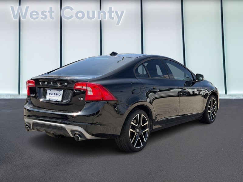 Volvo S60 Vehicle Full-screen Gallery Image 03