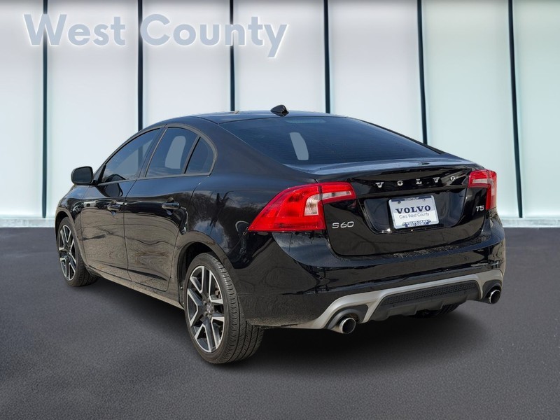 Volvo S60 Vehicle Full-screen Gallery Image 06