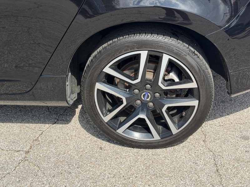 Volvo S60 Vehicle Full-screen Gallery Image 07