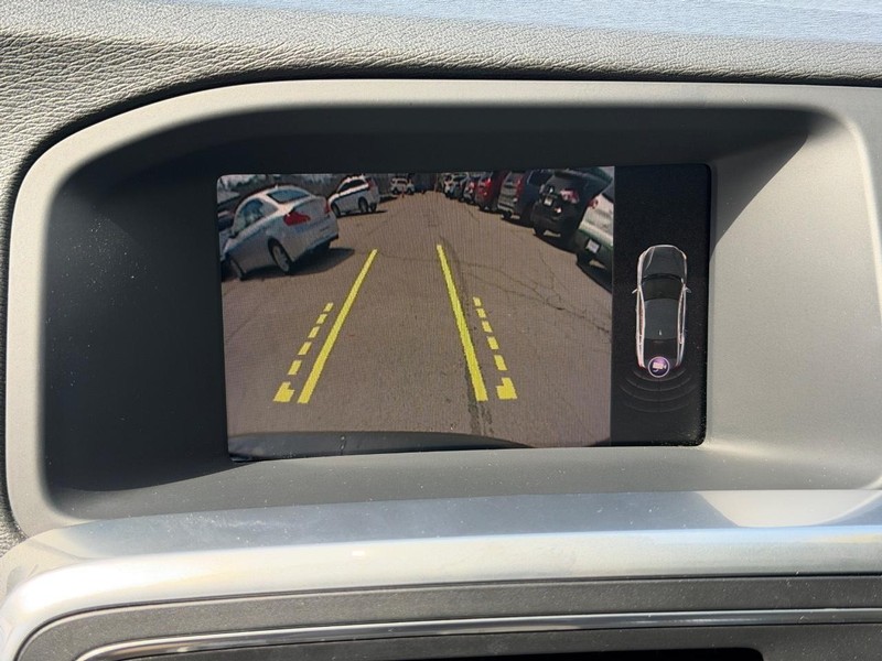 Volvo S60 Vehicle Full-screen Gallery Image 22