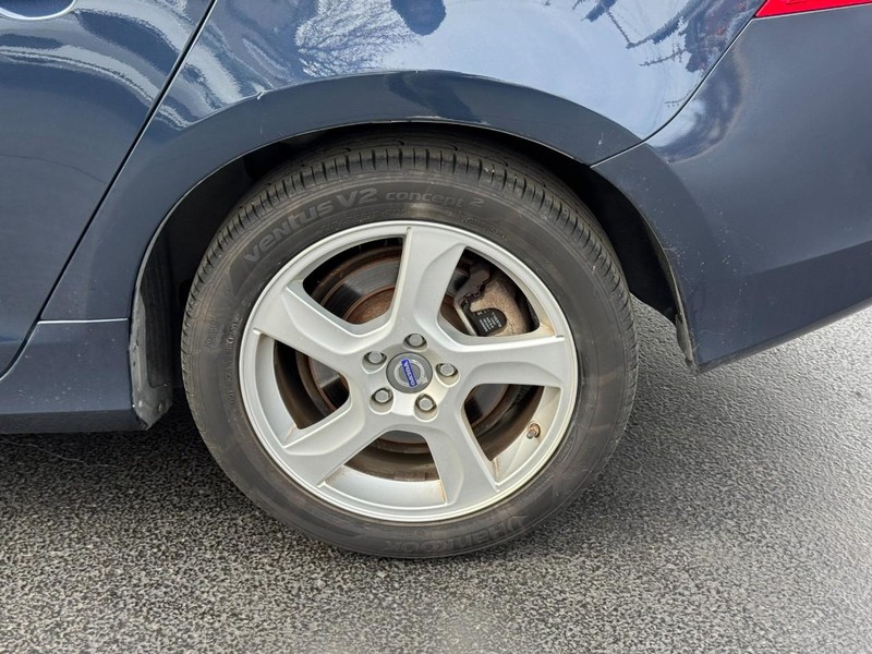 Volvo S60 Vehicle Full-screen Gallery Image 07