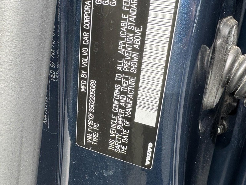 Volvo S60 Vehicle Full-screen Gallery Image 25