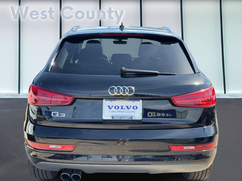 Audi Q3 Vehicle Full-screen Gallery Image 05