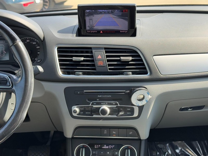 Audi Q3 Vehicle Full-screen Gallery Image 13