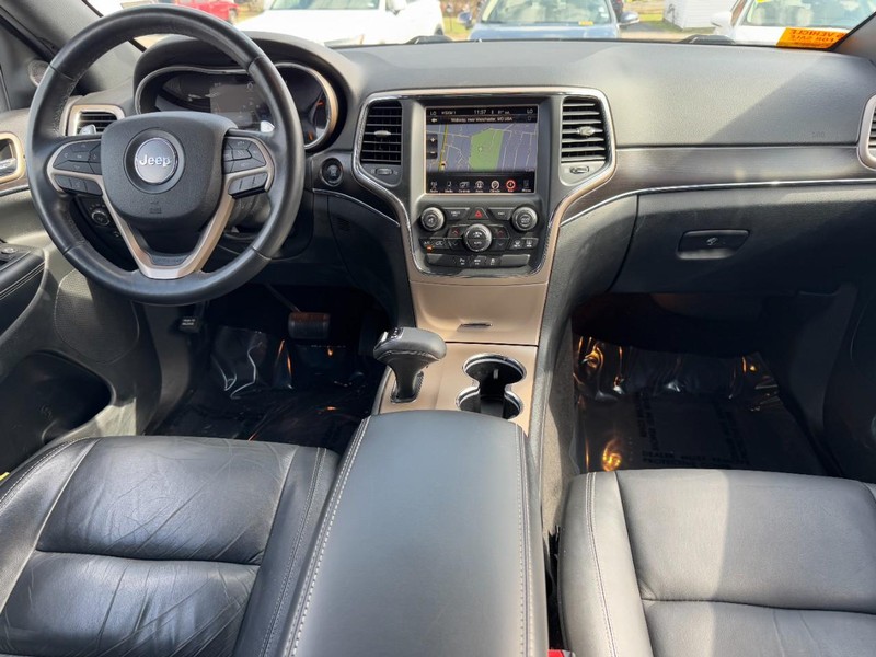 Jeep Grand Cherokee Vehicle Full-screen Gallery Image 11