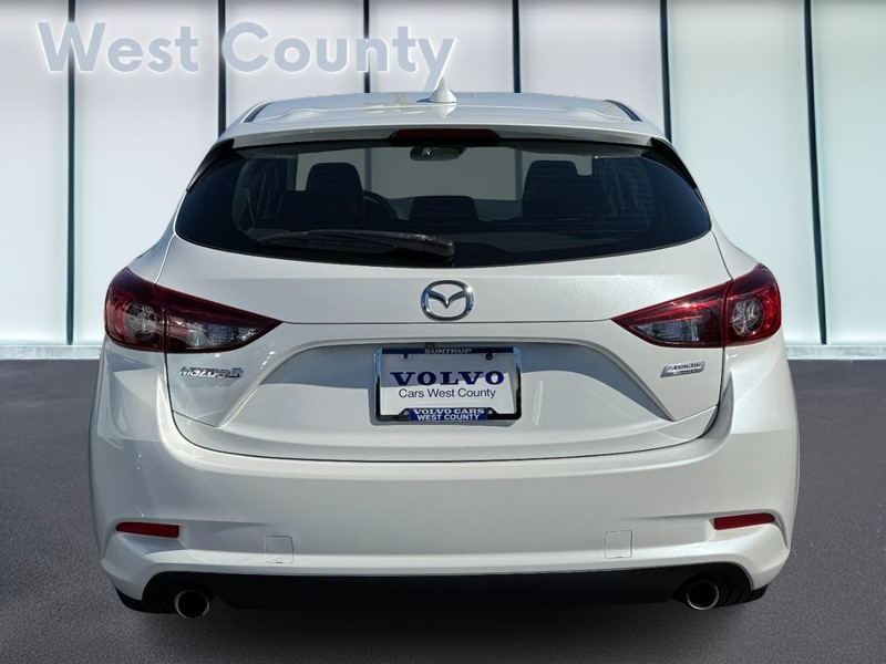 Mazda MAZDA3 5-Door Vehicle Full-screen Gallery Image 05