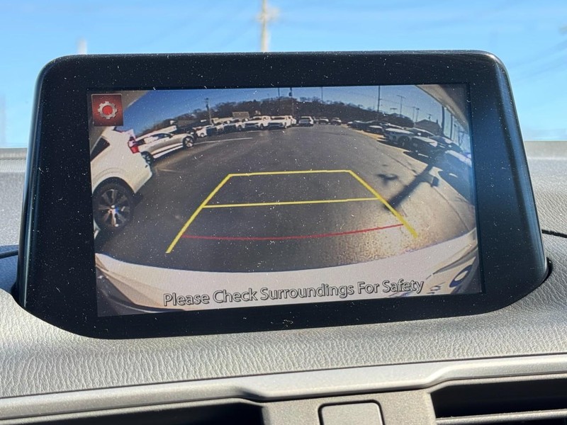 Mazda MAZDA3 5-Door Vehicle Full-screen Gallery Image 20