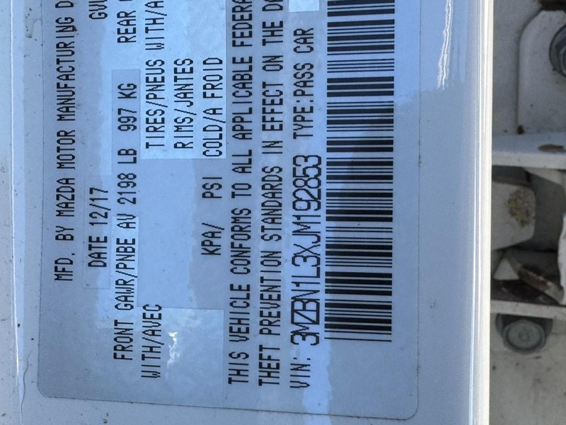 Mazda MAZDA3 5-Door Vehicle Full-screen Gallery Image 23