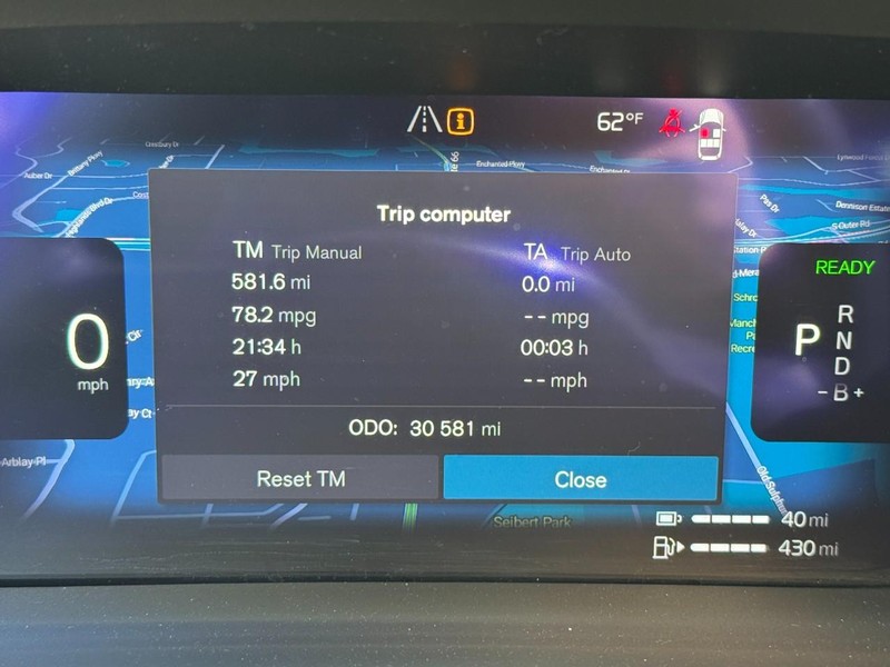 Volvo S60 Recharge Plug-In Hybrid Vehicle Full-screen Gallery Image 19