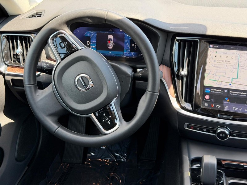 Volvo S60 Vehicle Full-screen Gallery Image 12