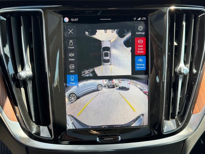 Volvo S60 Vehicle Full-screen Gallery Image 22