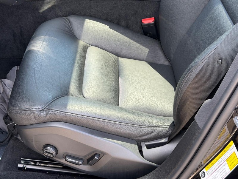 Volvo S60 Vehicle Full-screen Gallery Image 24