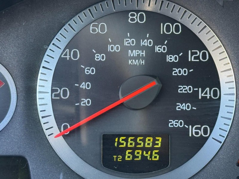 Volvo XC70 Vehicle Full-screen Gallery Image 18