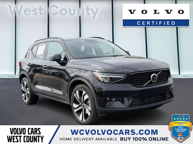 Onyx Black Metallic 2025 Volvo XC40 B5 Plus Dark Theme AWD SUV / Crossover All-Wheel Drive Automatic