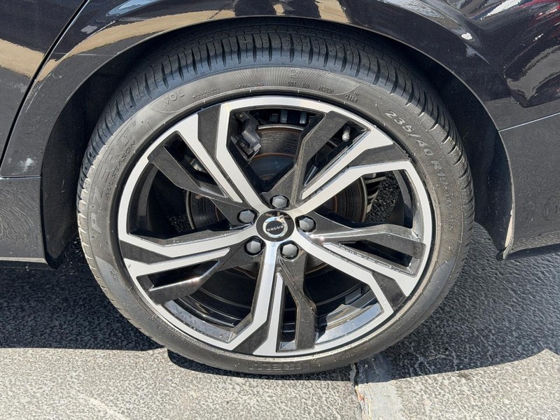 Volvo S60 Vehicle Full-screen Gallery Image 07