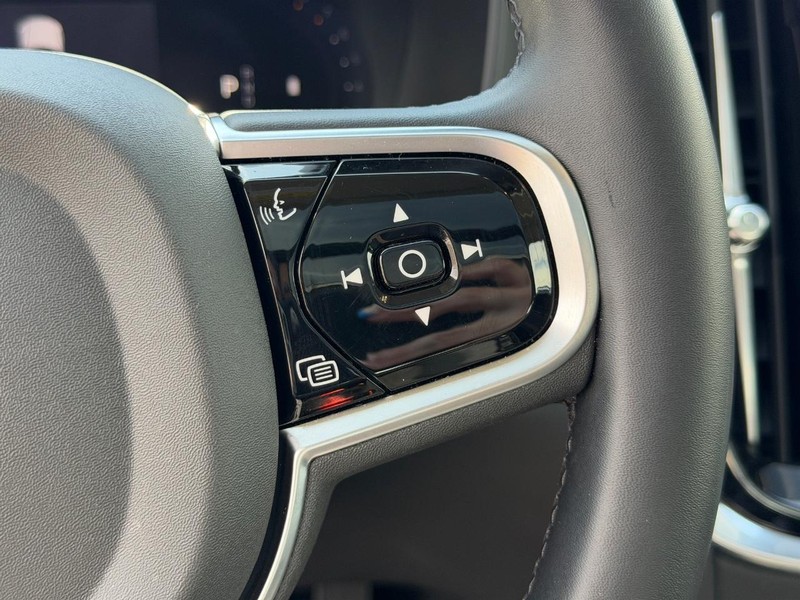 Volvo S60 Vehicle Full-screen Gallery Image 20