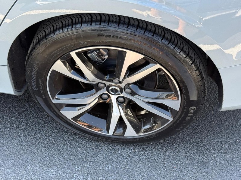 Volvo S60 Vehicle Full-screen Gallery Image 07