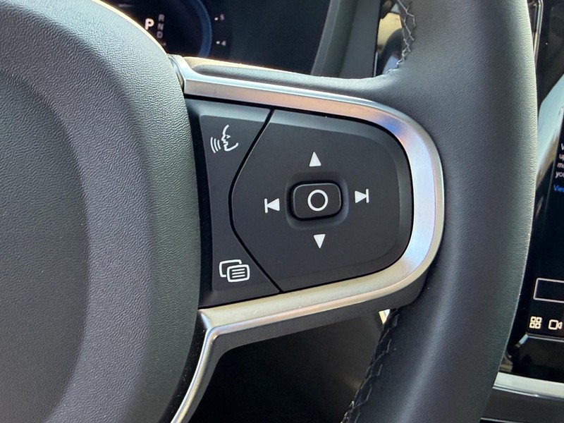 Volvo S60 Vehicle Full-screen Gallery Image 18