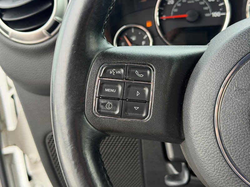 Jeep Wrangler Unlimited Vehicle Full-screen Gallery Image 14