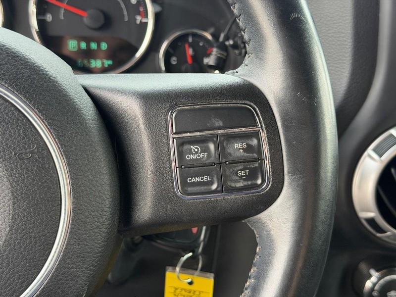 Jeep Wrangler Unlimited Vehicle Full-screen Gallery Image 15