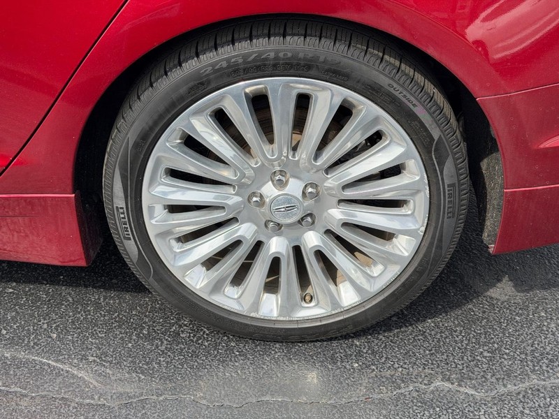 Lincoln MKZ Vehicle Full-screen Gallery Image 07