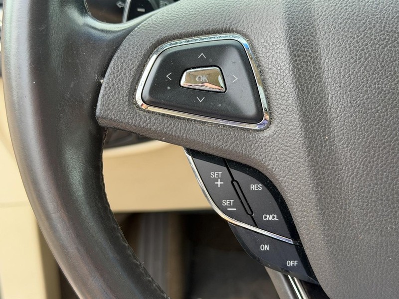 Lincoln MKZ Vehicle Full-screen Gallery Image 19