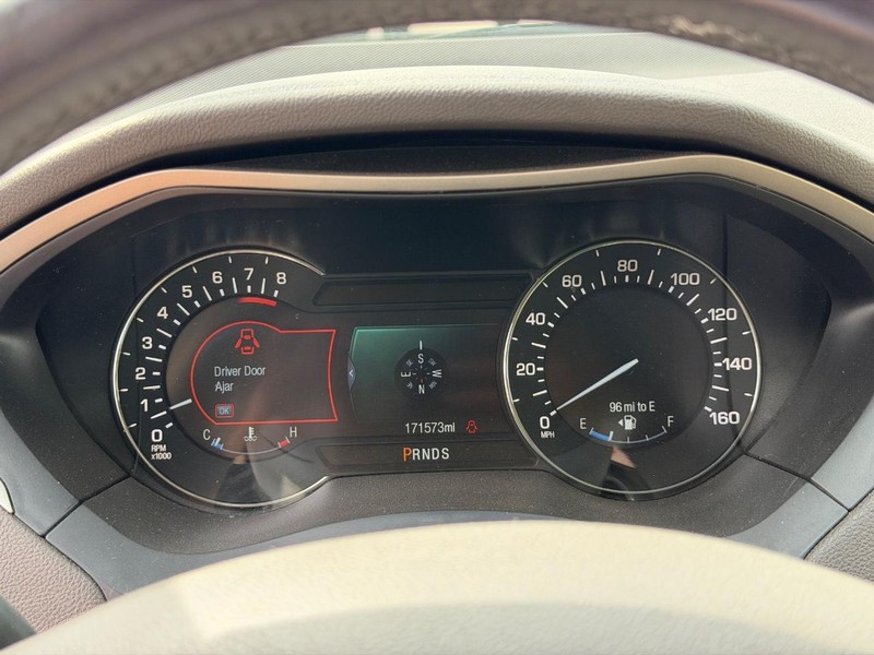 Lincoln MKZ Vehicle Full-screen Gallery Image 21