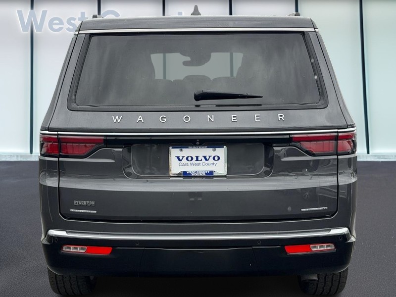 Jeep Wagoneer Vehicle Full-screen Gallery Image 05