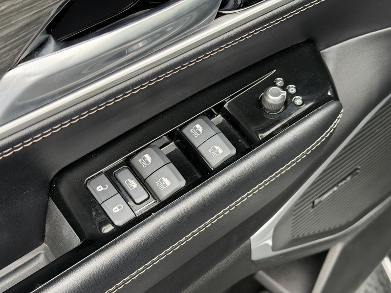 Jeep Wagoneer Vehicle Full-screen Gallery Image 16