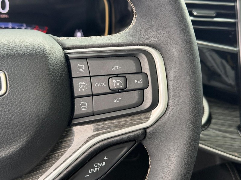 Jeep Wagoneer Vehicle Full-screen Gallery Image 20