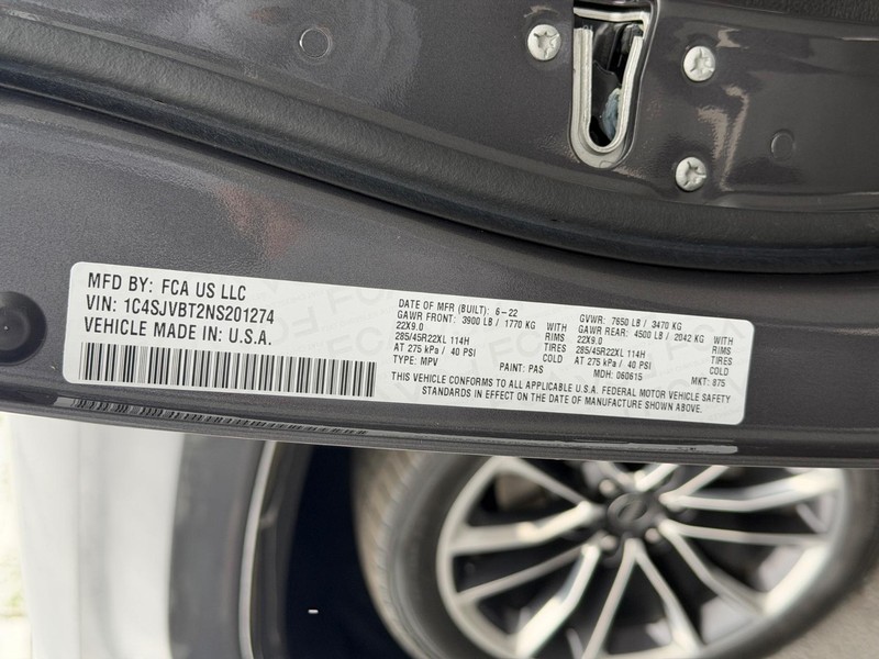 Jeep Wagoneer Vehicle Full-screen Gallery Image 26