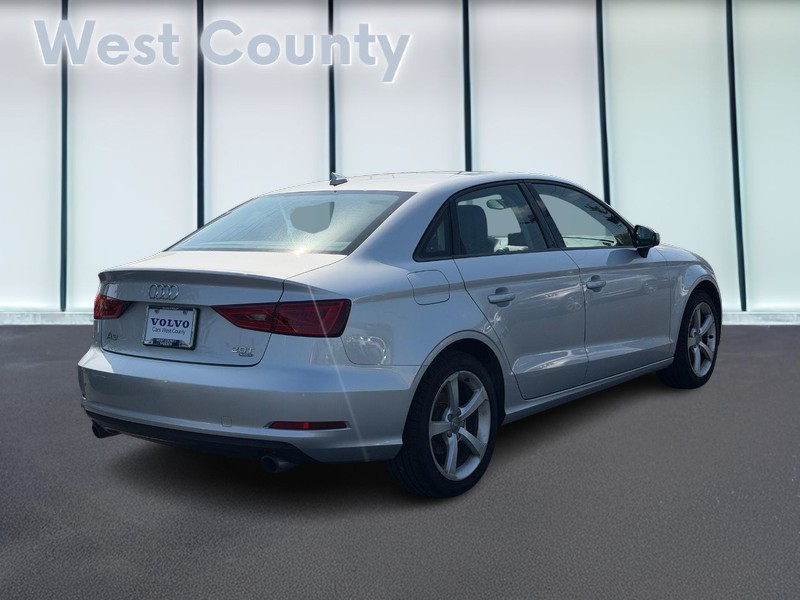 Audi A3/S3 Vehicle Full-screen Gallery Image 03