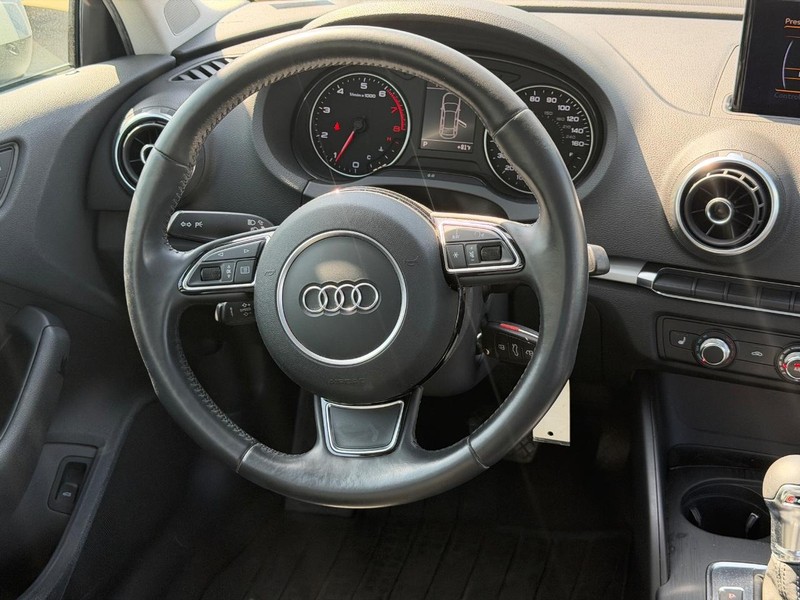 Audi A3/S3 Vehicle Full-screen Gallery Image 12