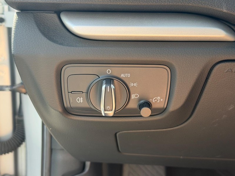 Audi A3/S3 Vehicle Full-screen Gallery Image 16