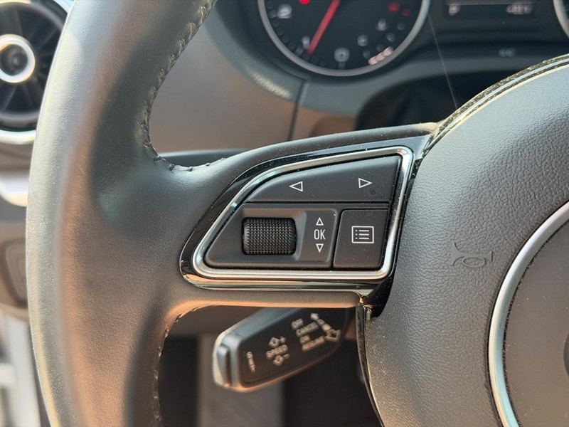 Audi A3/S3 Vehicle Full-screen Gallery Image 17