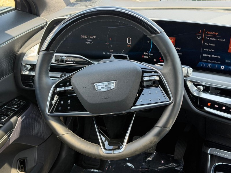 Cadillac LYRIQ Vehicle Full-screen Gallery Image 12