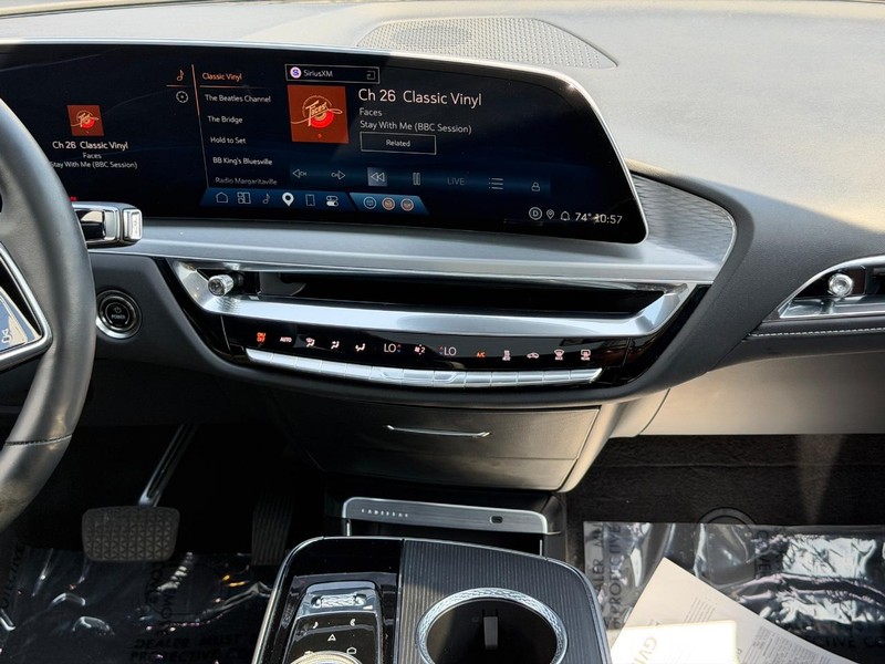 Cadillac LYRIQ Vehicle Full-screen Gallery Image 13