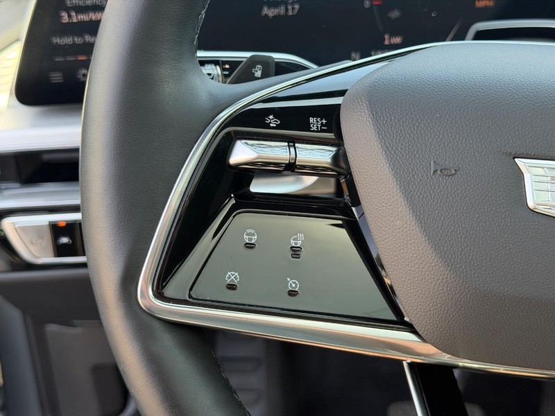 Cadillac LYRIQ Vehicle Full-screen Gallery Image 18