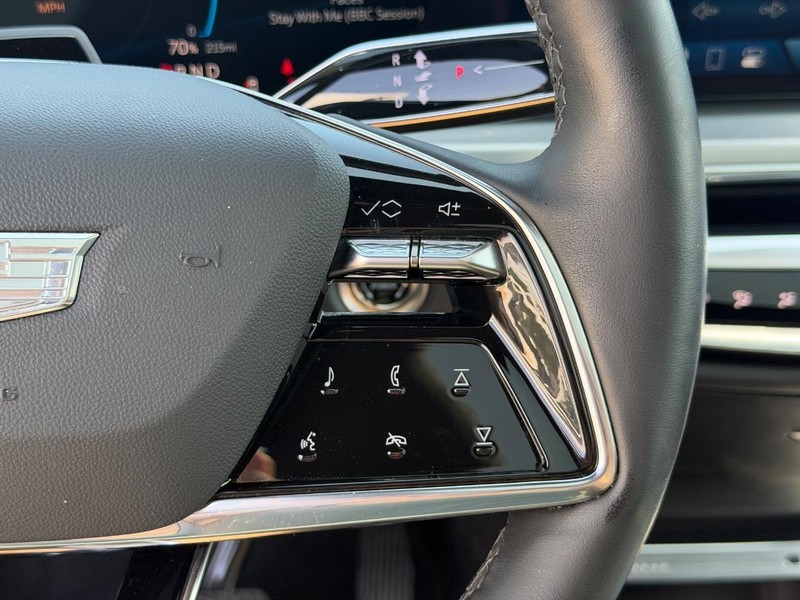 Cadillac LYRIQ Vehicle Full-screen Gallery Image 19