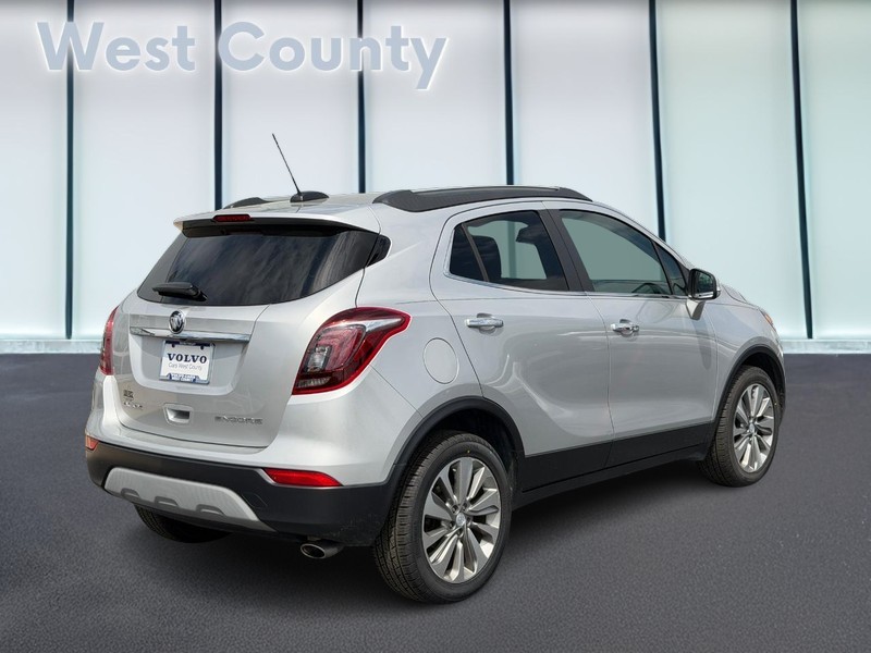 Buick Encore Vehicle Full-screen Gallery Image 03