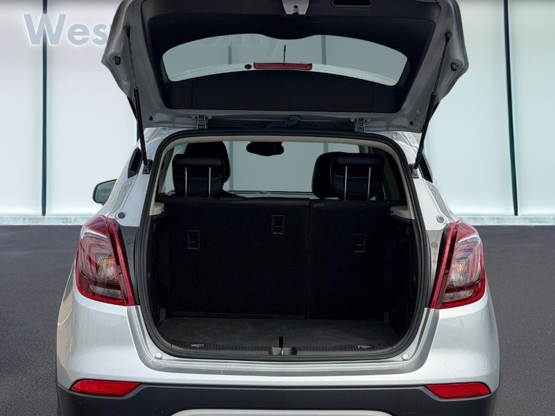 Buick Encore Vehicle Full-screen Gallery Image 04