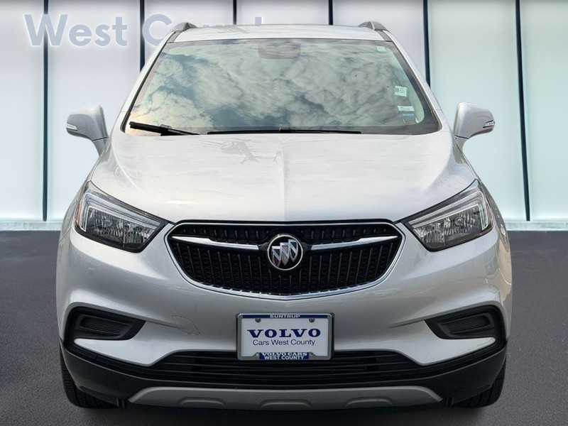Buick Encore Vehicle Full-screen Gallery Image 09