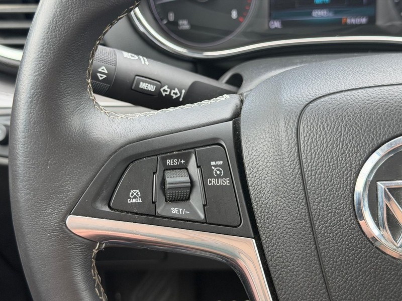 Buick Encore Vehicle Full-screen Gallery Image 17