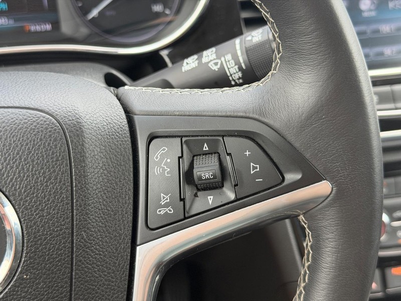 Buick Encore Vehicle Full-screen Gallery Image 18