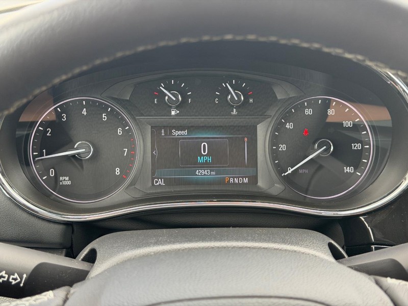 Buick Encore Vehicle Full-screen Gallery Image 19