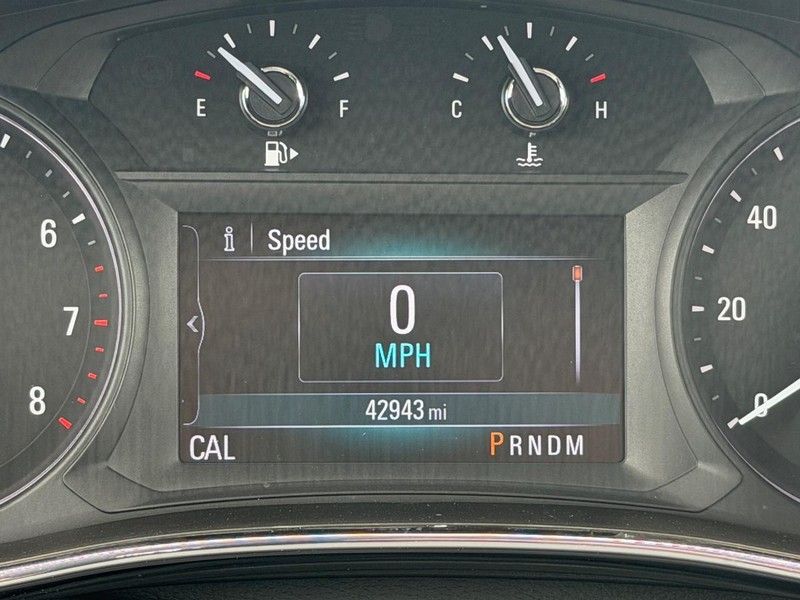 Buick Encore Vehicle Full-screen Gallery Image 20